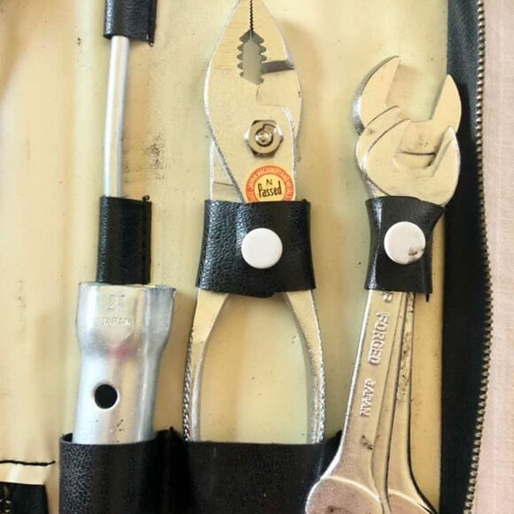 Vintage Metric Automotive Complete 19pc Automotive Tool Kit W/ Zipper Case - Picture 3 of 10